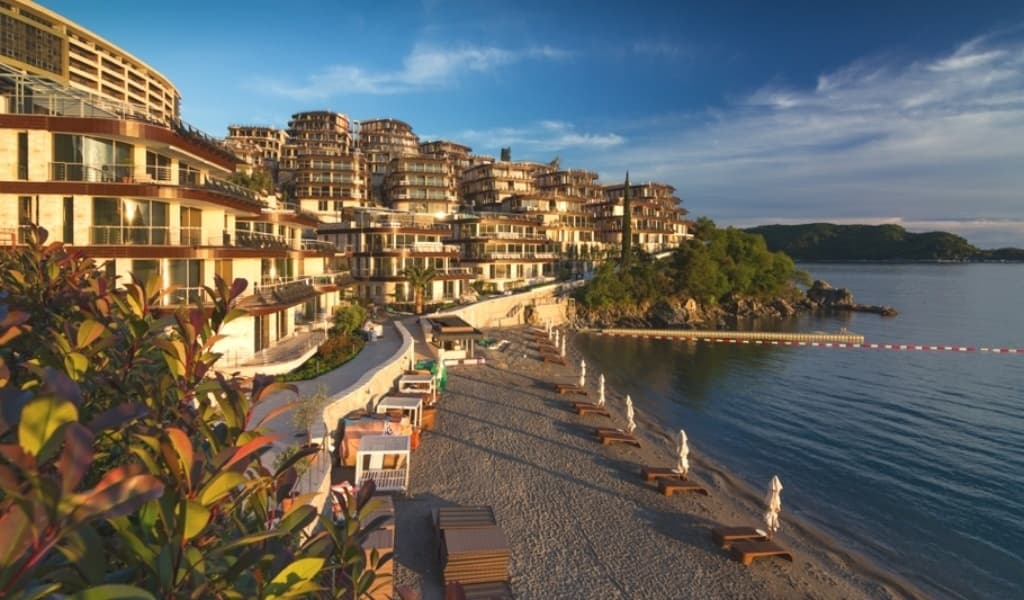 DUKLEY hotels and resorts