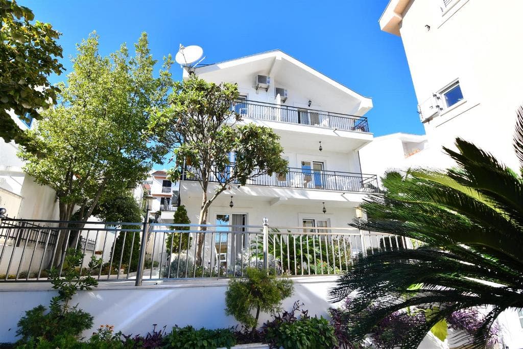 HOTEL Perla