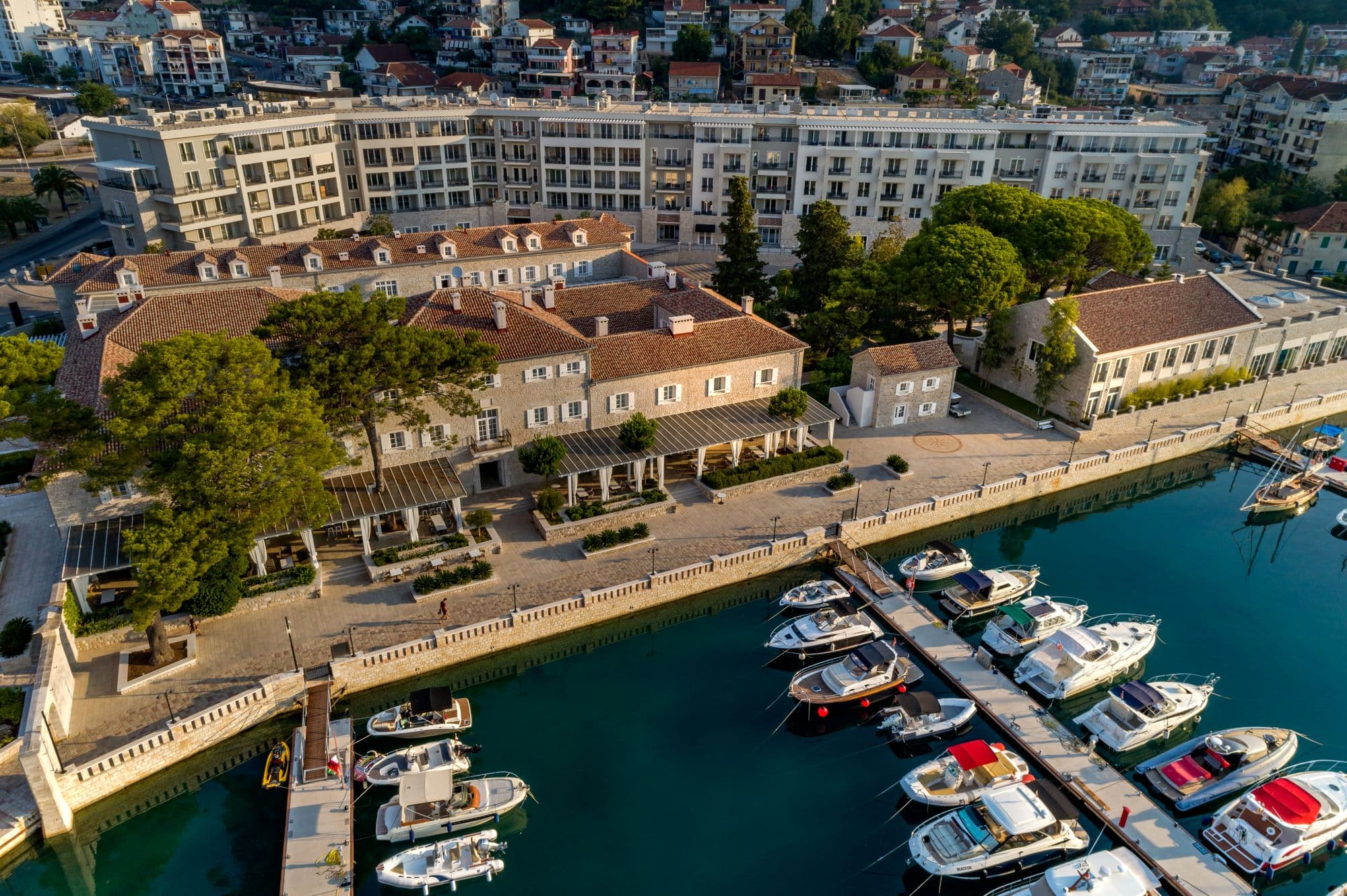 HOTEL Lazure & Marina