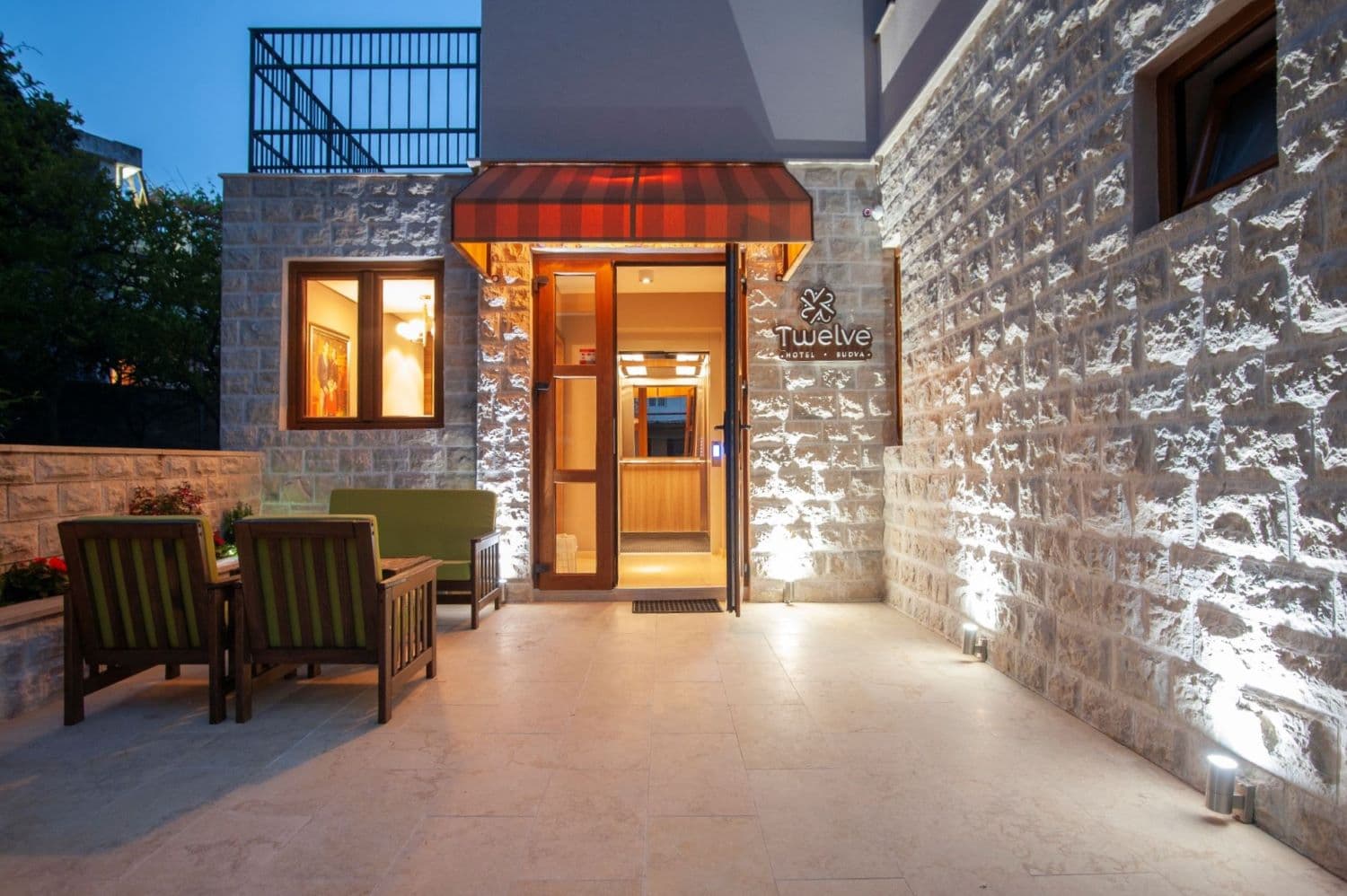 HOTEL Twelve