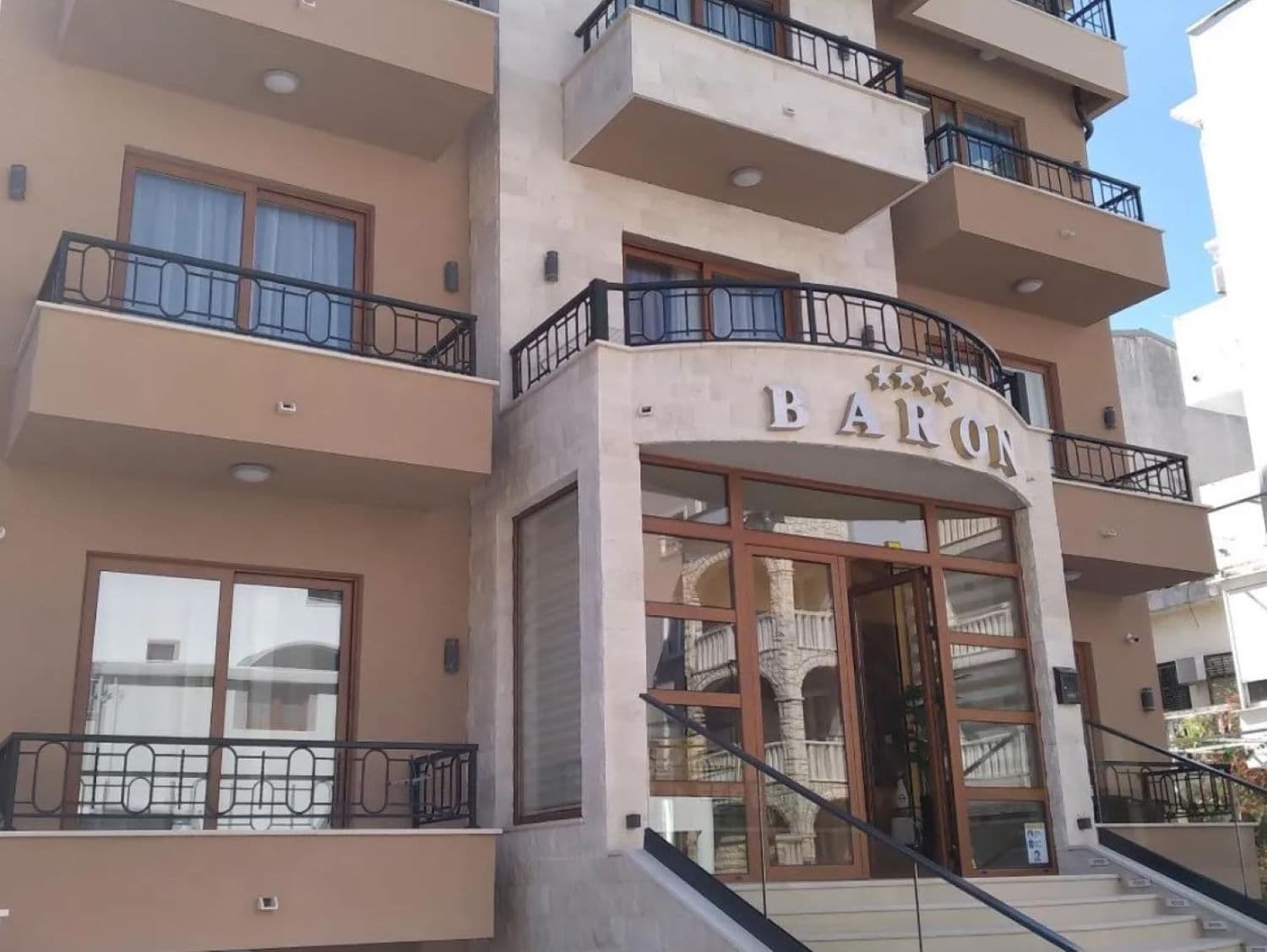 APARTMENTS Baron